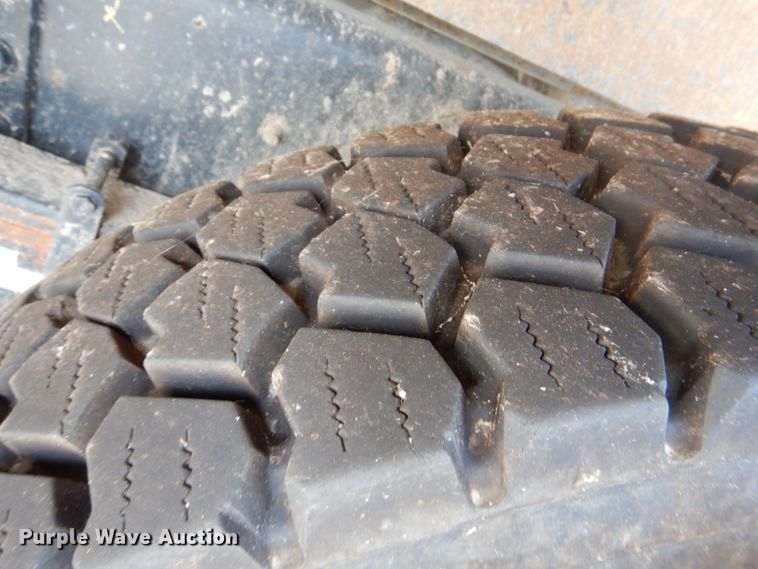 image for item ID9027 2012 International 7400  crane truck