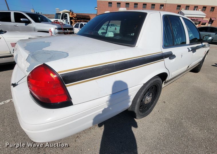 image for item IE9251 2011 Ford Crown Victoria Police Interceptor