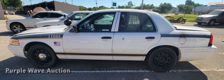 image for item IE9251 2011 Ford Crown Victoria Police Interceptor