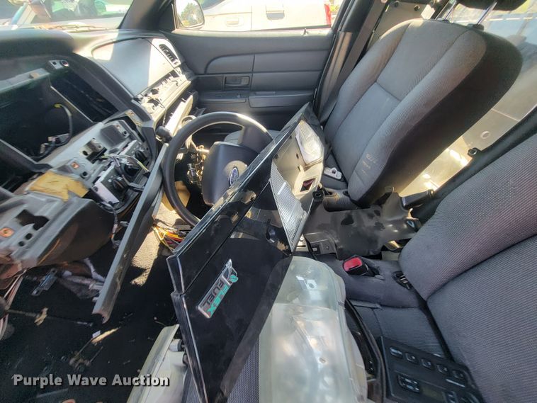 image for item IE9251 2011 Ford Crown Victoria Police Interceptor