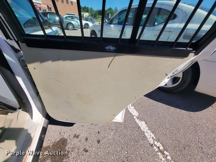 image for item IE9251 2011 Ford Crown Victoria Police Interceptor