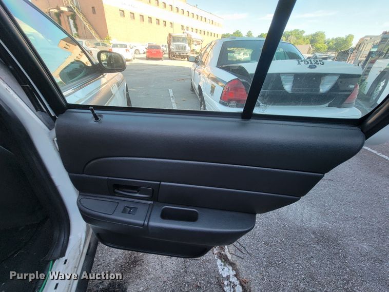 image for item IE9285 2009 Ford Crown Victoria Police Interceptor