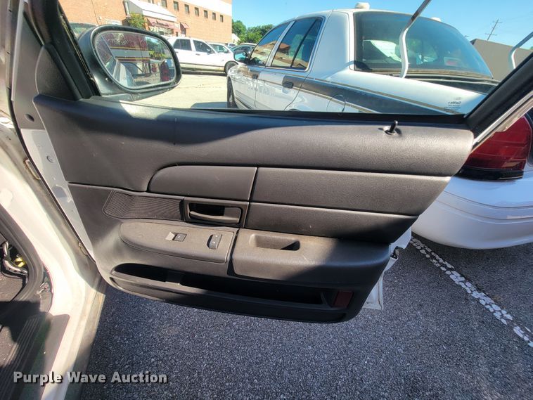 image for item IE9289 2011 Ford Crown Victoria Police Interceptor