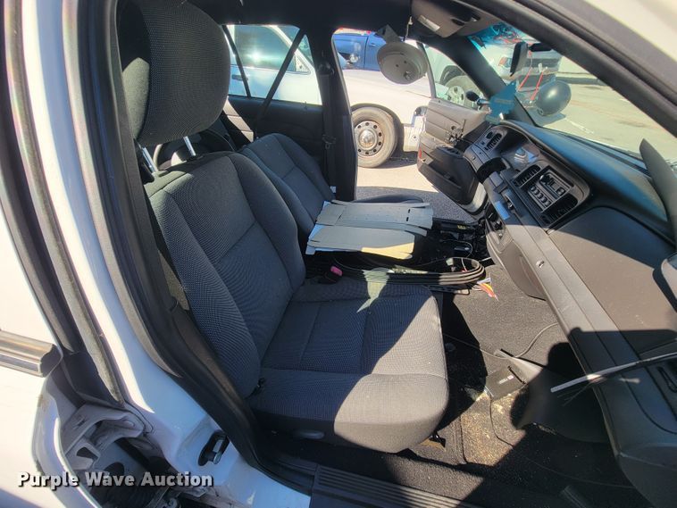 image for item IE9289 2011 Ford Crown Victoria Police Interceptor
