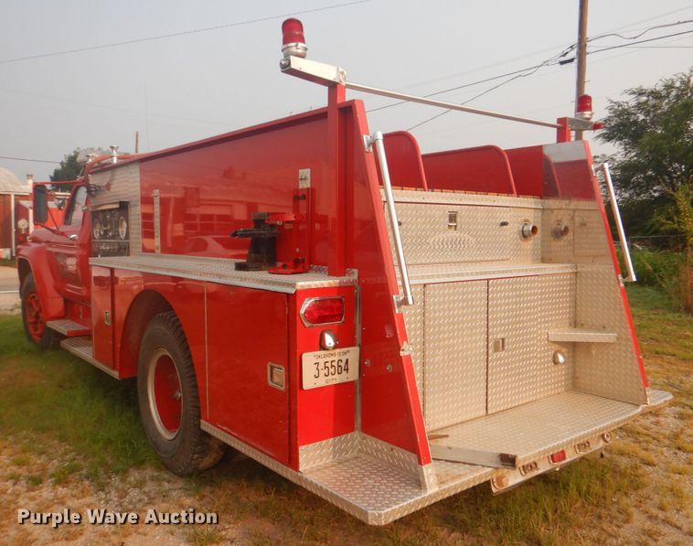 image for item IE9416 1978 Ford F700  pumper fire truck