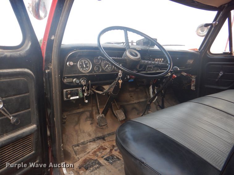 image for item IE9416 1978 Ford F700  pumper fire truck