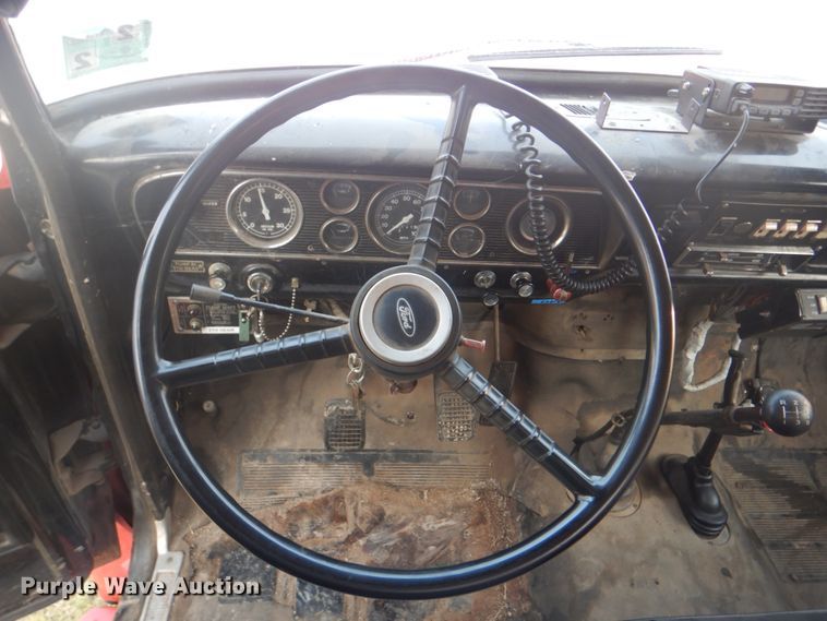 image for item IE9416 1978 Ford F700  pumper fire truck