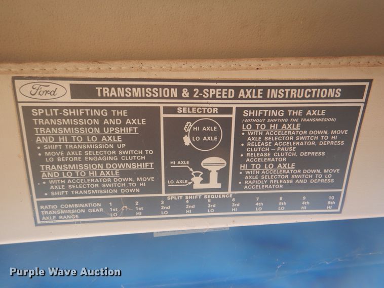 image for item IE9416 1978 Ford F700  pumper fire truck