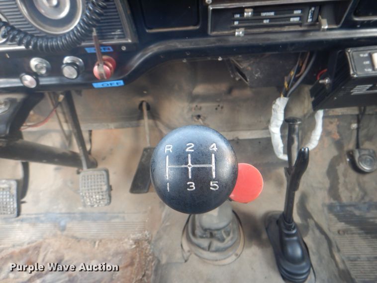 image for item IE9416 1978 Ford F700  pumper fire truck