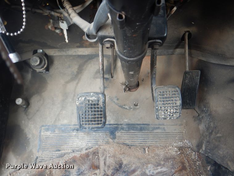 image for item IE9416 1978 Ford F700  pumper fire truck