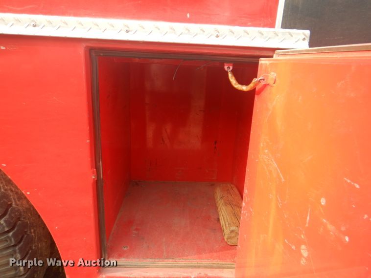 image for item IE9416 1978 Ford F700  pumper fire truck