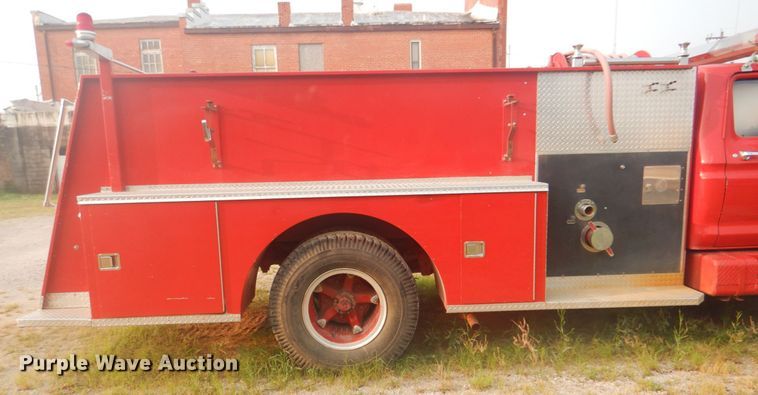 image for item IE9416 1978 Ford F700  pumper fire truck