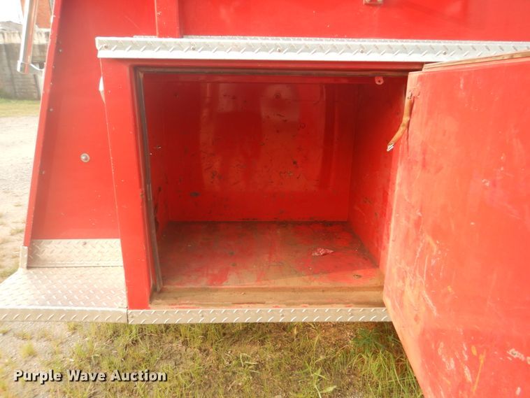 image for item IE9416 1978 Ford F700  pumper fire truck