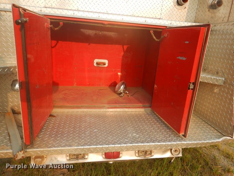 image for item IE9416 1978 Ford F700  pumper fire truck