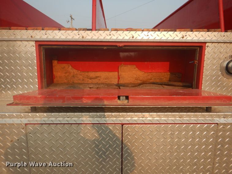 image for item IE9416 1978 Ford F700  pumper fire truck