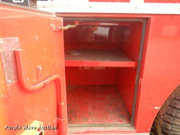 image for item IE9416 1978 Ford F700  pumper fire truck