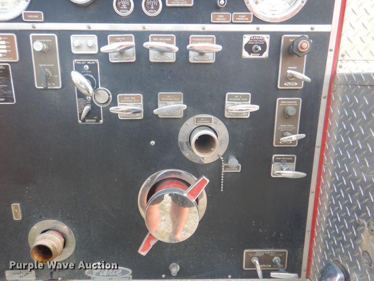 image for item IE9416 1978 Ford F700  pumper fire truck