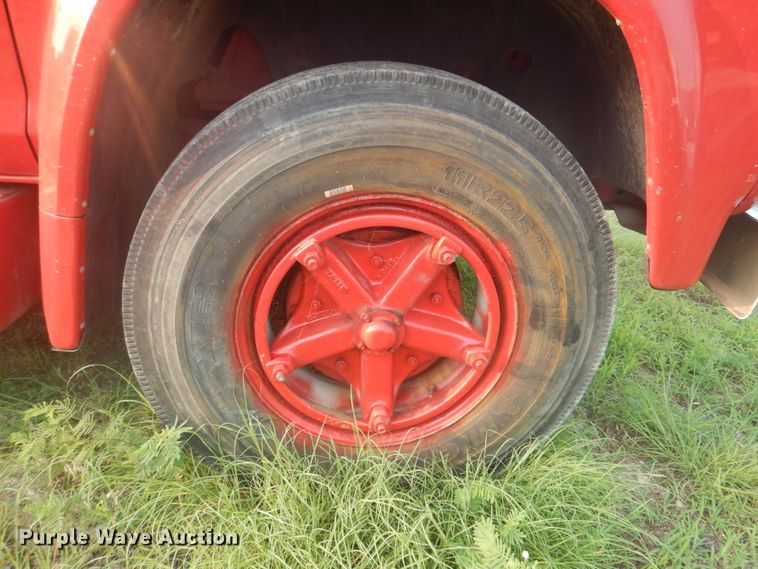 image for item IE9416 1978 Ford F700  pumper fire truck