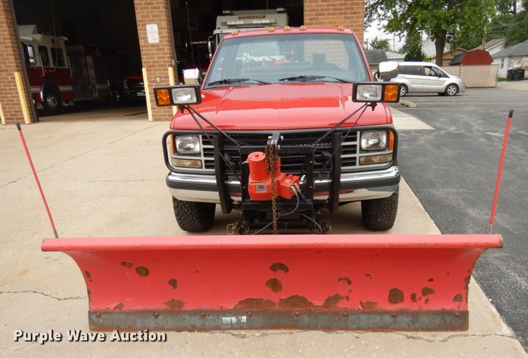 image for item IL9904 1988 Chevrolet K3500  pickup truck