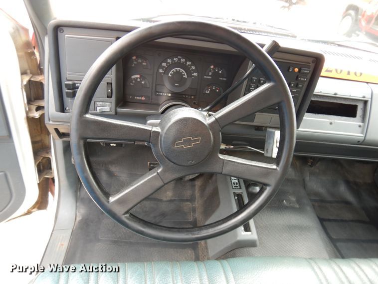 image for item IL9904 1988 Chevrolet K3500  pickup truck