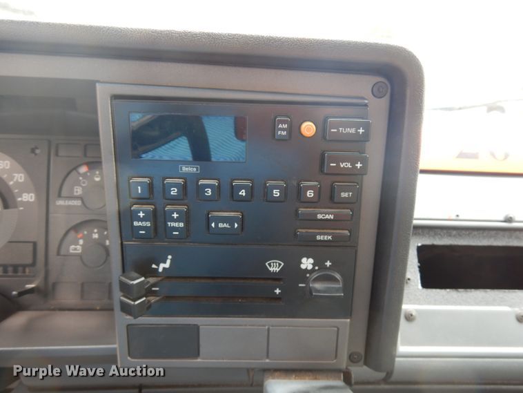 image for item IL9904 1988 Chevrolet K3500  pickup truck