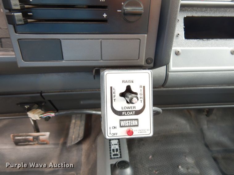 image for item IL9904 1988 Chevrolet K3500  pickup truck