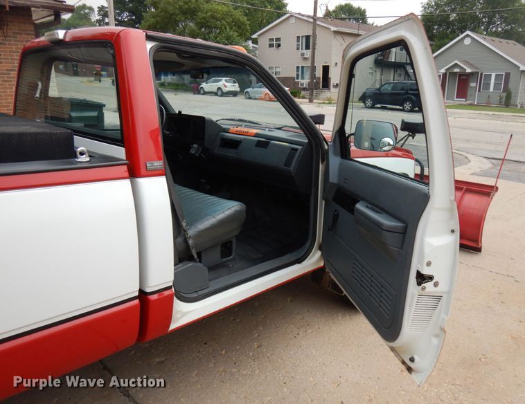 image for item IL9904 1988 Chevrolet K3500  pickup truck