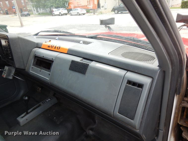 image for item IL9904 1988 Chevrolet K3500  pickup truck