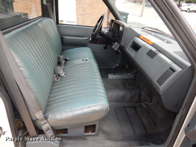 image for item IL9904 1988 Chevrolet K3500  pickup truck