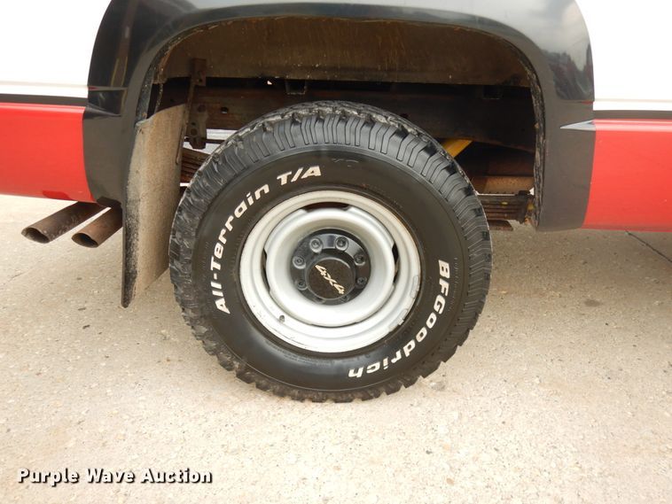 image for item IL9904 1988 Chevrolet K3500  pickup truck