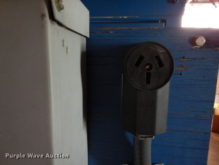 image for item IN9763 John Deere  generator