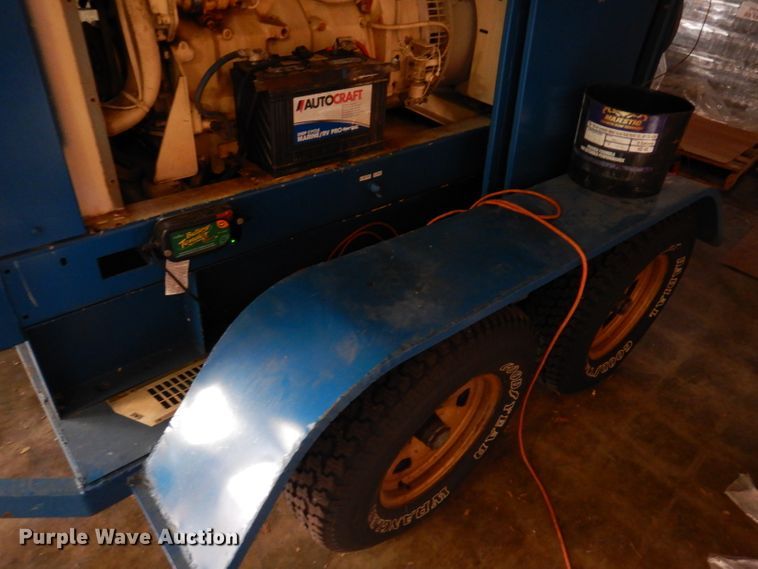 image for item IN9763 John Deere  generator