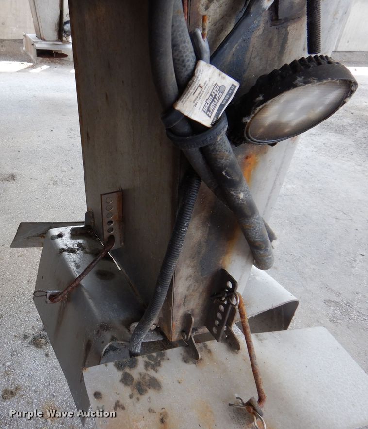 image for item IN9764 Warren AC-1420A-8  spreader