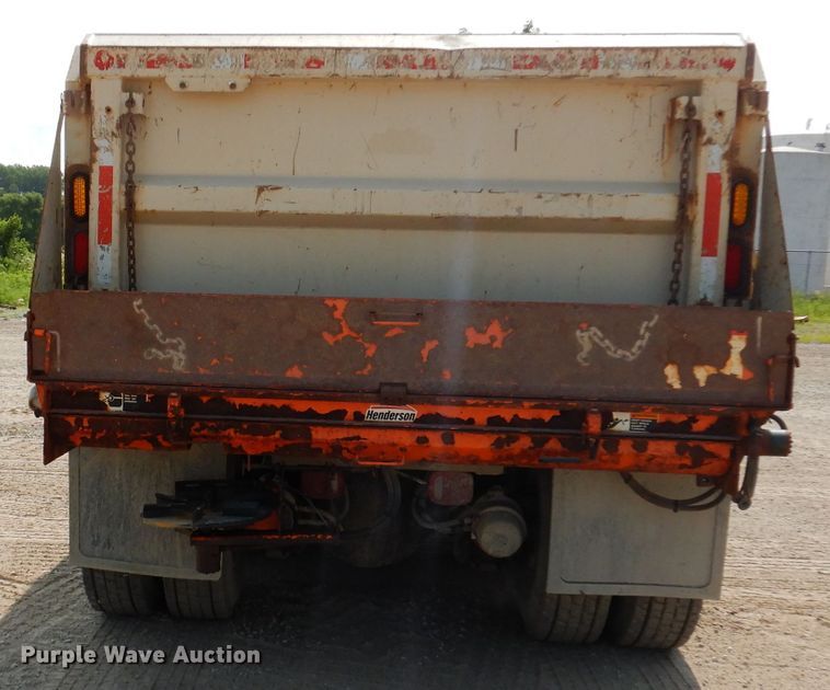 image for item IQ9747 2010 International 7400  dump truck