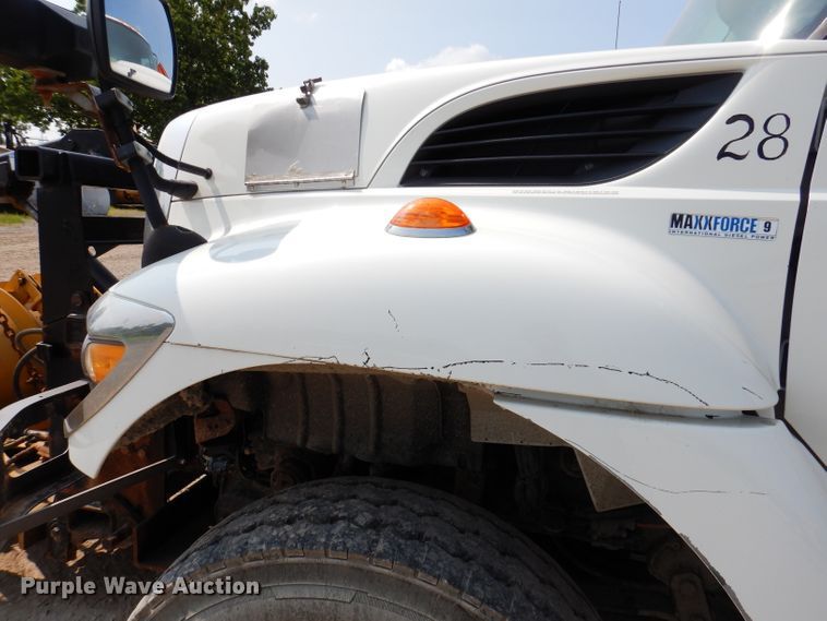 image for item IQ9747 2010 International 7400  dump truck