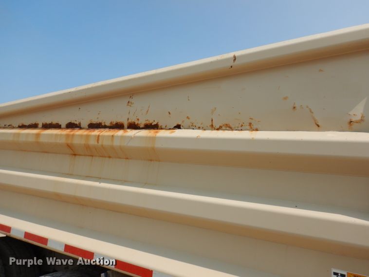 image for item IQ9747 2010 International 7400  dump truck