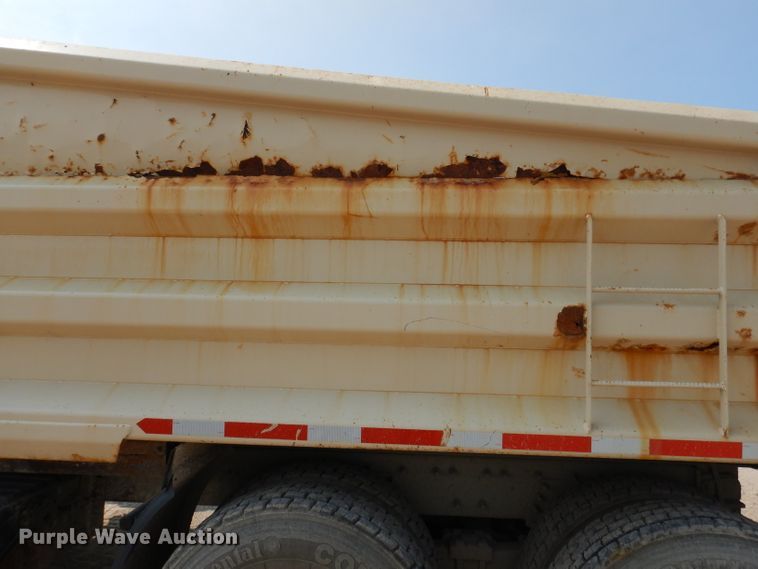 image for item IQ9747 2010 International 7400  dump truck