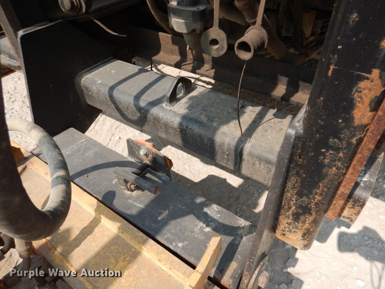 image for item IQ9747 2010 International 7400  dump truck