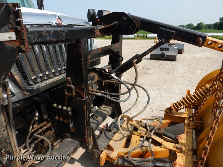 image for item IQ9747 2010 International 7400  dump truck