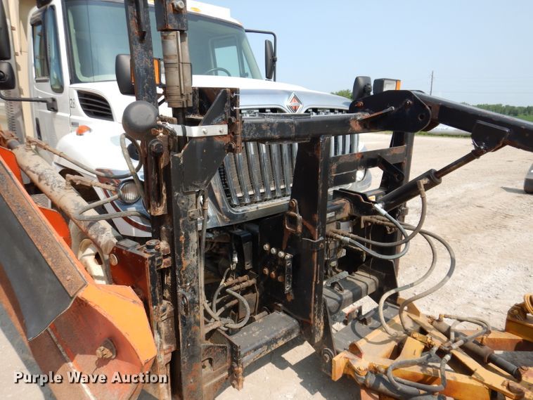 image for item IQ9747 2010 International 7400  dump truck