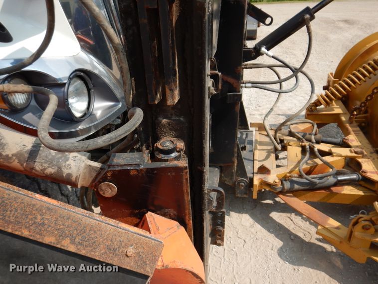 image for item IQ9747 2010 International 7400  dump truck