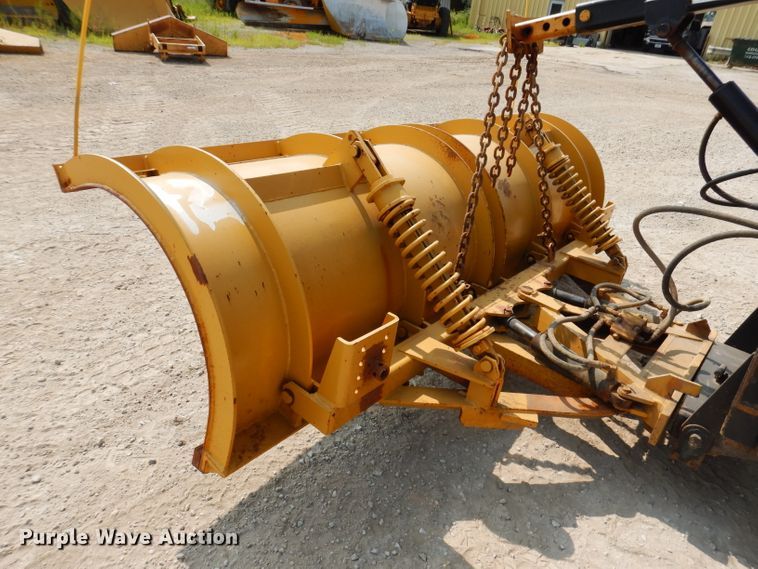 image for item IQ9747 2010 International 7400  dump truck