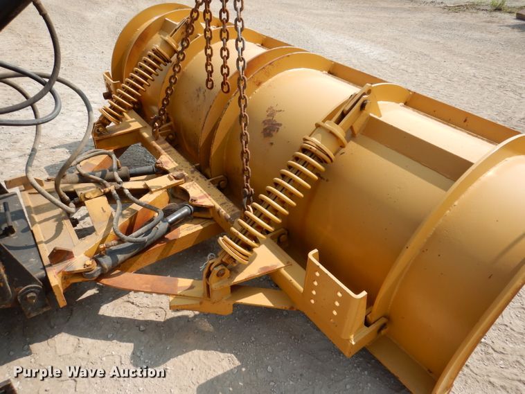 image for item IQ9747 2010 International 7400  dump truck