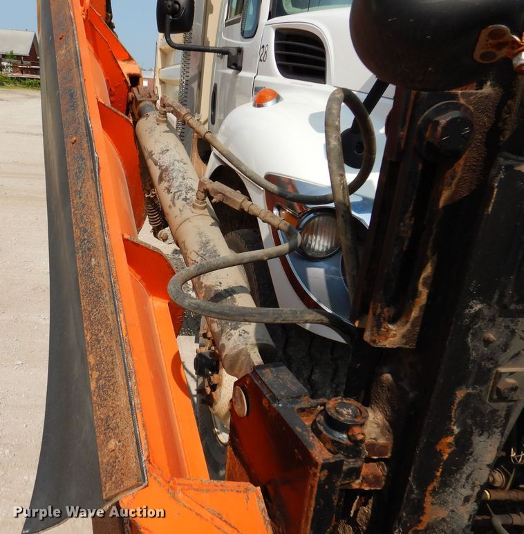 image for item IQ9747 2010 International 7400  dump truck