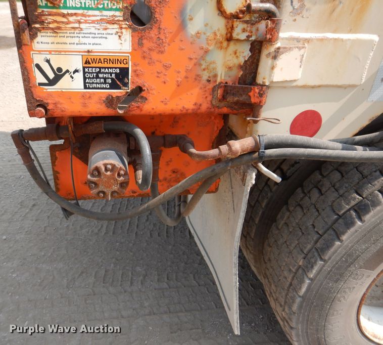 image for item IQ9747 2010 International 7400  dump truck