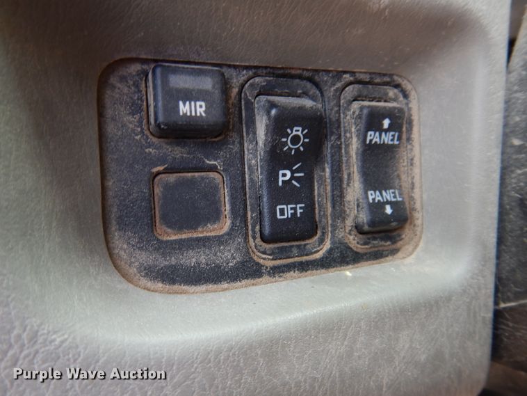 image for item IQ9747 2010 International 7400  dump truck