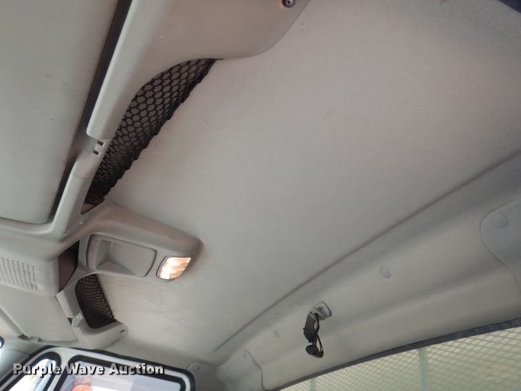 image for item IQ9747 2010 International 7400  dump truck