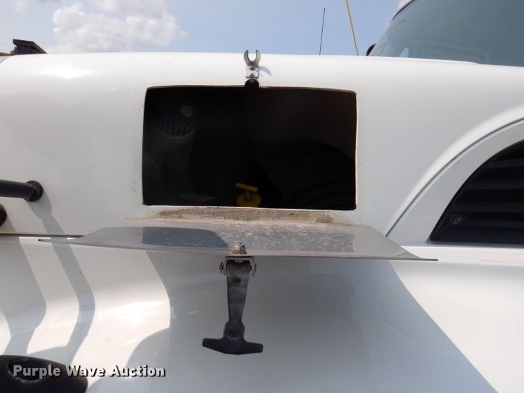 image for item IQ9747 2010 International 7400  dump truck