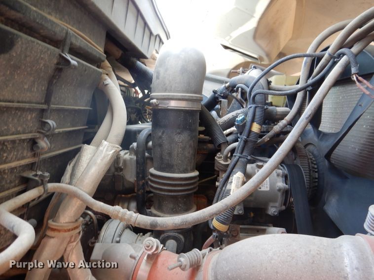 image for item IQ9747 2010 International 7400  dump truck