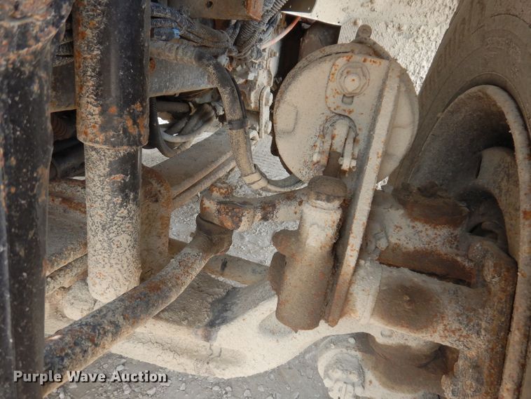 image for item IQ9747 2010 International 7400  dump truck